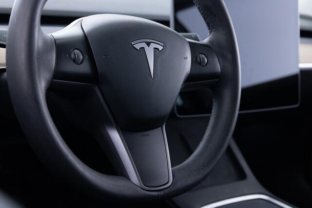 Tesla Model 3 Long Range AWD 75 kWh ? 1e Eigenaar .