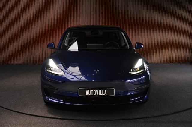 Tesla Model 3 Long Range AWD 78 kWh Autopilot ACC Stuurverw. PDC Leer Navi Panoramadak 360° Elektr. achterklep Stoelverwarming voor & achter Climate voor & achter LM velgen BTW auto! Nieuw!
