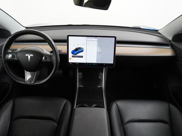 Tesla Model 3 Long Range AWD 75kWh 463PK Elektr.Achterklep ! 19"Lmv FSD-3 Computer Premium Audio AutoPilot Panoramadak Camera's Leer Adaptive-Cruise-Control+Stop&Go Pdc Dual-Ecc Dual-Motor Keyless 4WD Stoel en achterbank verwarming Elektr.Stoelen+Memory+Easy-Entry WiFi