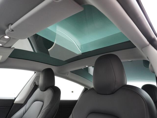 Tesla Model 3 Long Range AWD 75kWh 463PK Elektr.Achterklep ! 19"Lmv FSD-3 Computer Premium Audio AutoPilot Panoramadak Camera's Leer Adaptive-Cruise-Control+Stop&Go Pdc Dual-Ecc Dual-Motor Keyless 4WD Stoel en achterbank verwarming Elektr.Stoelen+Memory+Easy-Entry WiFi