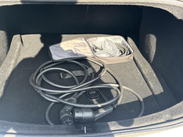 Tesla Model 3 Long Range AWD 78 kWh VAN: 44.900,- VOOR 41.877,- UW HERSFTVOORDEEL: 3.023,- euro. 1e Eigenaar | Origineel NL | BTW-Verrekenbaar | Fabrieksgarantie t/m 2027|