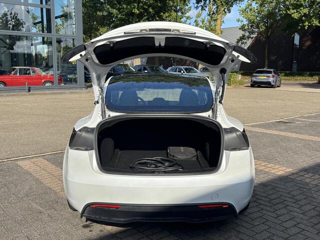 Tesla Model 3 Long Range AWD 78 kWh VAN: 44.900,- VOOR 41.877,- UW HERSFTVOORDEEL: 3.023,- euro. 1e Eigenaar | Origineel NL | BTW-Verrekenbaar | Fabrieksgarantie t/m 2027|