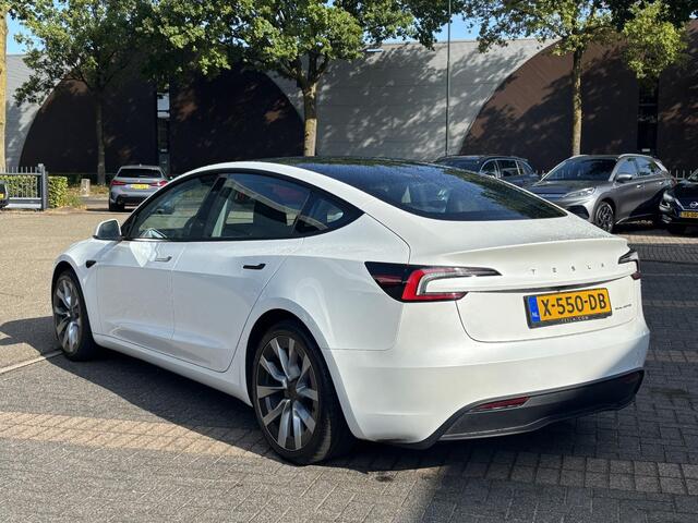 Tesla Model 3 Long Range AWD 78 kWh VAN: 44.900,- VOOR 41.877,- UW HERSFTVOORDEEL: 3.023,- euro. 1e Eigenaar | Origineel NL | BTW-Verrekenbaar | Fabrieksgarantie t/m 2027|
