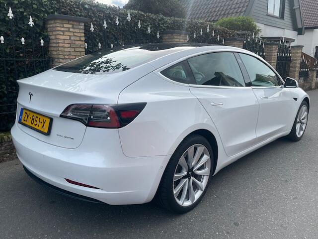 Tesla Model 3 Long Range AWD 75 kWh / 108.450 km/ 2019