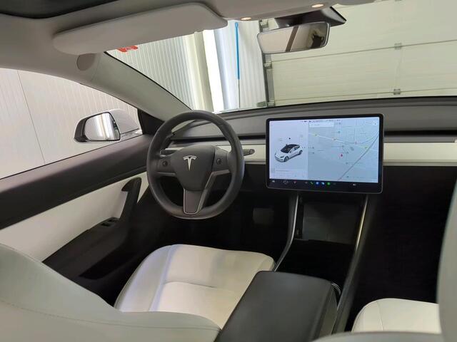 Tesla Model 3 Range Plus RWD | Autopilot | Panorama | Leder