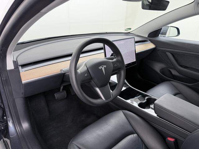 Tesla Model 3 RWD SR+ 60kWh 325PK SOH 88% Trekhaak 1.000KG Trekgewicht Lmv AutoPilot Leder PanoDak Adaptive-Cruise Lmv Camera's Elektr.-Stuur+Stoelen+Spiegels+Geheugen+Easy-Entry+Verwarmde stoelen Park assistent PDC WIFI Lane-Assist Speed-Assist Navi LED ACC DAB Voorve