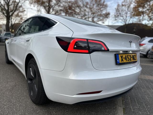 Tesla Model 3 Standard RWD Plus 60 kWh AUTOPILOT | AFNEEMBARE TREKHAAK | RIJKLAAR GELEVERD MET 12 MND BOVAG GARANTIE
