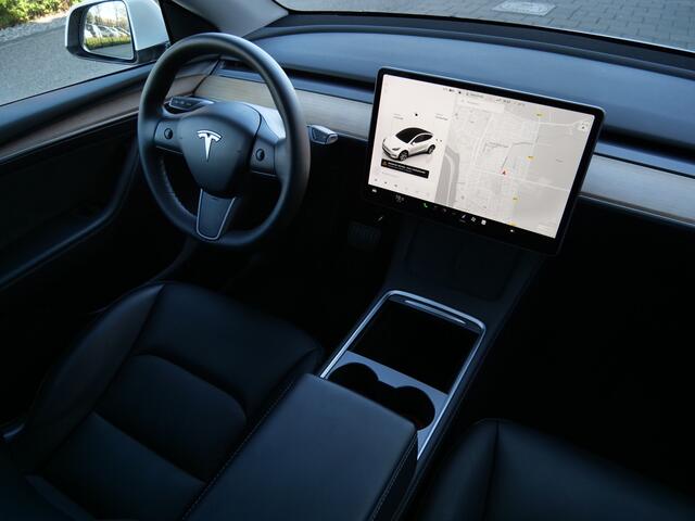 Tesla Model Y Long Range AWD 75 kWh 351pk AUTOMAAT AutoPilot 3.0 / Leder / Matrix-LED / Winterpakket