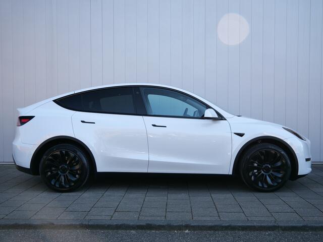 Tesla Model Y Long Range AWD 75 kWh 351pk AUTOMAAT AutoPilot 3.0 / Leder / Matrix-LED / Winterpakket