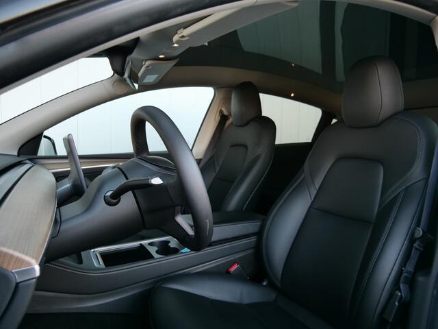Tesla Model Y Long Range AWD 75 kWh 351pk AUTOMAAT AutoPilot 3.0 / Leder / Matrix-LED / Winterpakket