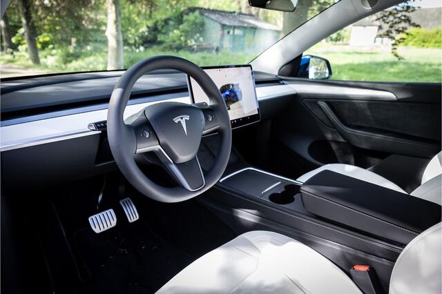 Tesla Model Y Performance AWD 75 kWh Premium Interieur