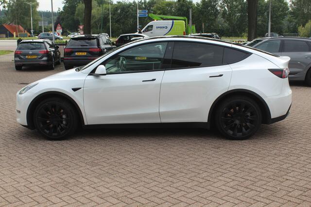 Tesla Model Y Long Range AWD 75 kWh / Autopilot / Panoramadak / Camera / 21'' / Keyless / Leder / Dodehoek / Navigatie / Stoelverwarming