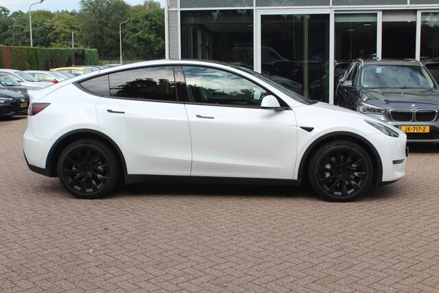 Tesla Model Y Long Range AWD 75 kWh / Autopilot / Panoramadak / Camera / 21'' / Keyless / Leder / Dodehoek / Navigatie / Stoelverwarming