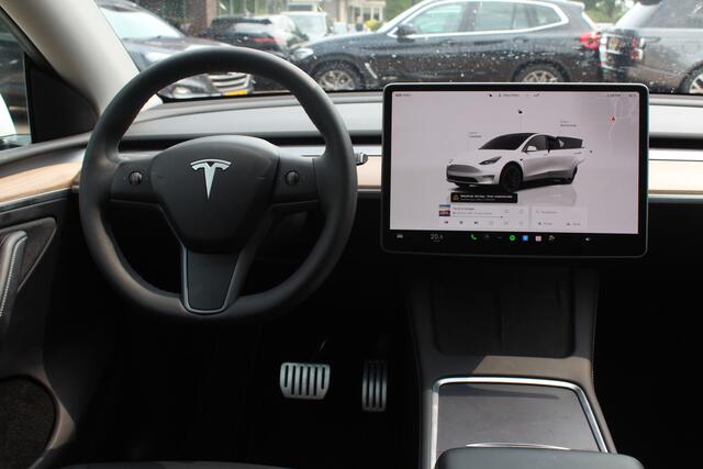 Tesla Model Y Long Range AWD 75 kWh / Autopilot / Panoramadak / Camera / 21'' / Keyless / Leder / Dodehoek / Navigatie / Stoelverwarming