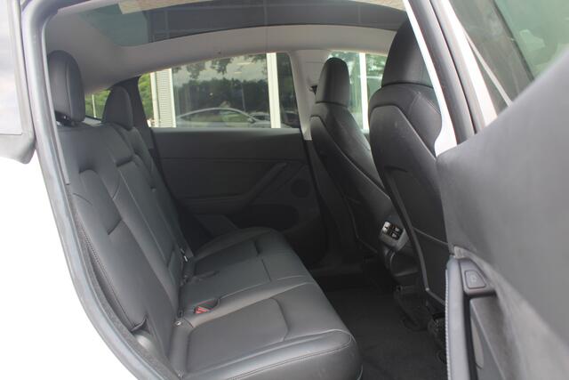 Tesla Model Y Long Range AWD 75 kWh / Autopilot / Panoramadak / Camera / 21'' / Keyless / Leder / Dodehoek / Navigatie / Stoelverwarming