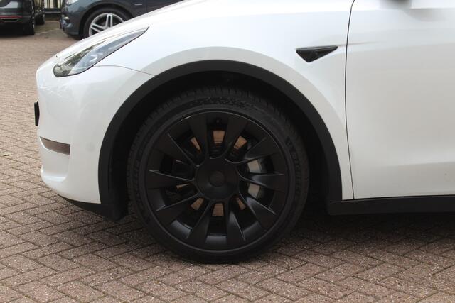 Tesla Model Y Long Range AWD 75 kWh / Autopilot / Panoramadak / Camera / 21'' / Keyless / Leder / Dodehoek / Navigatie / Stoelverwarming