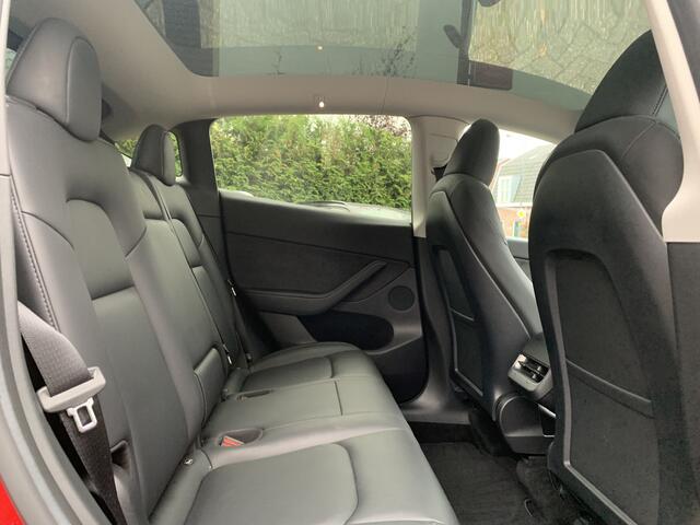 Tesla Model Y Long Range AWD 75 kWh, Black-line