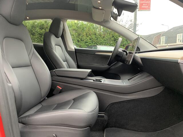 Tesla Model Y Long Range AWD 75 kWh, Black-line