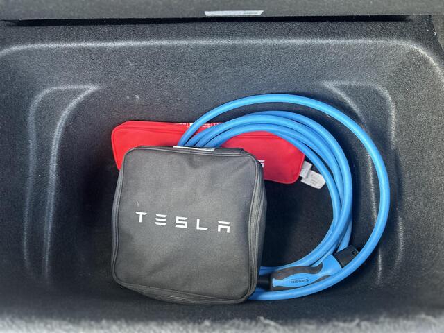 Tesla Model Y Long Range AWD 75 kWh AUTOPILOT| ACHTERBANK VERWARMD| STOEL+ STUUR VERW. | TESLA GARANTIE AANDRIJFLIJN EN ACCU T/M 07-2031/192.000KM