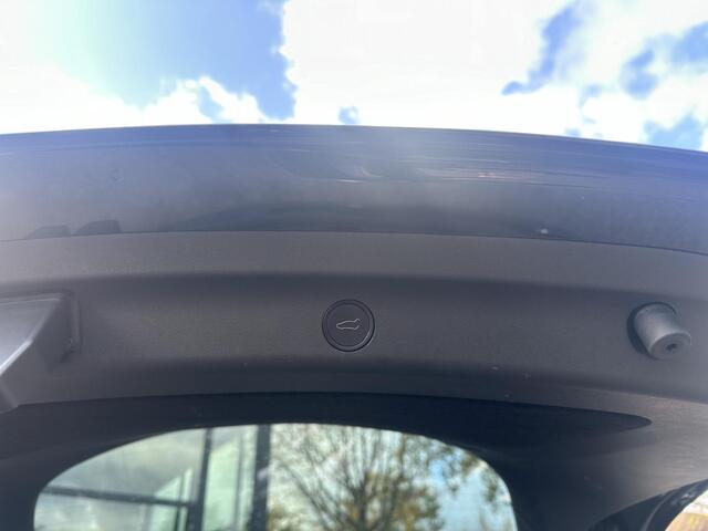 Tesla Model Y Long Range AWD 75 kWh AUTOPILOT| ACHTERBANK VERWARMD| STOEL+ STUUR VERW. | TESLA GARANTIE AANDRIJFLIJN EN ACCU T/M 07-2031/192.000KM