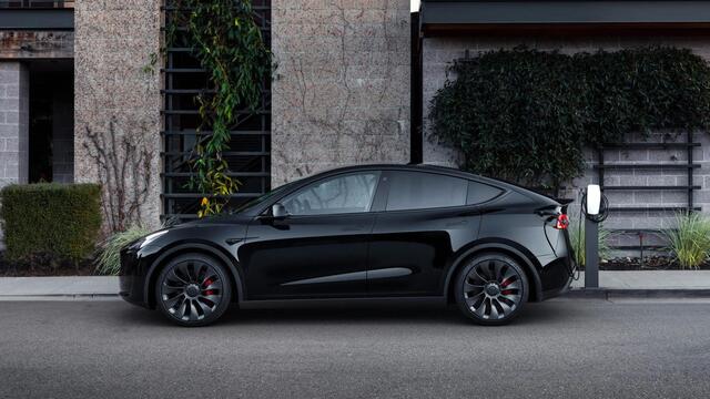 Tesla Model Y Long Range Dual Motor AWD Navi 360° Leer ACC Warmtepomp Autopilot PDC Elektr. achterklep Stoelverwarmimg voor en achter Stuurverwarming Optie: Full Self-Driving Capability BTW auto