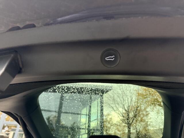 Tesla Model Y RWD 58 kWh AFNEEMBARE TREKHAAK| STOEL/ STUURVERW| AUTOPILOT| RIJKLAARPRIJS INCL. TESLA GARANTIE t/m 03-2027/80.000km accu en aandrijflijn t/m 03-2031/160.000km