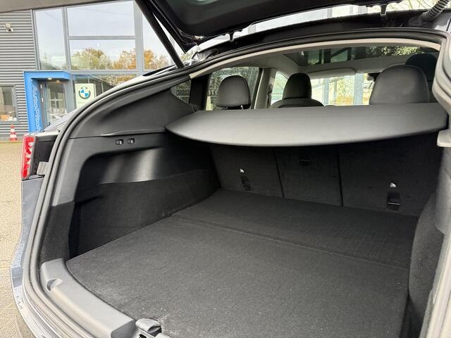 Tesla Model Y RWD 58 kWh AFNEEMBARE TREKHAAK| STOEL/ STUURVERW| AUTOPILOT| RIJKLAARPRIJS INCL. TESLA GARANTIE t/m 03-2027/80.000km accu en aandrijflijn t/m 03-2031/160.000km
