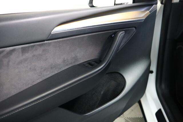 Tesla Model Y Long Range AWD 75 kWh BTW AVM 74000 km ! "22