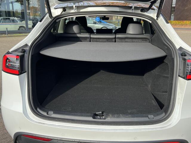 Tesla Model Y Long Range AWD 75 kWh | Enhanced Autopilot | Rijklaar geleverd | Stoel- & Stuurverwarming | Fabrieksgarantie tot 08-2026