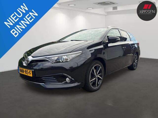 Toyota AURIS Touring Sports 1.2T Black Edition