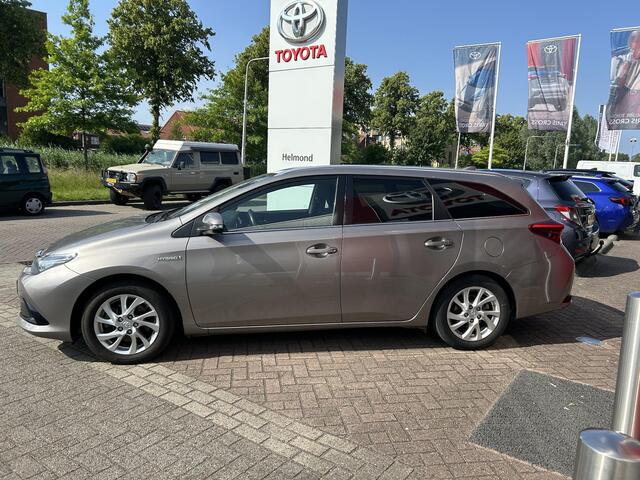 Toyota AURIS Touring Sports 1.8 Hybrid Lease Pro Toyota Auris Touring Sports 1.8 Hybrid Business Pro