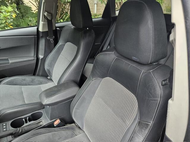 Toyota AURIS 1.8 Hybrid Executive Pdc/Stoel verwarming