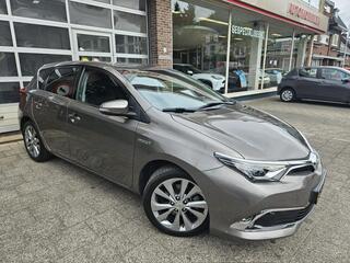 toyota-auris-1.8-hybrid-executive-p