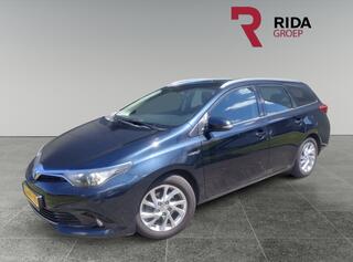 toyota-auris-touring-sports-1.8-hyb