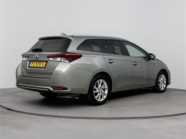 Toyota AURIS Touring Sports 1.8 Hybrid Dynamic Go | Lichtmetalen Velgen | Mistlampen | Metaallak |