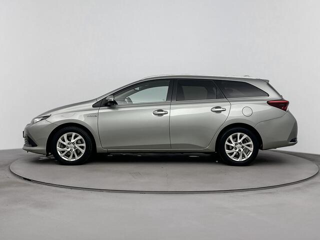 Toyota AURIS Touring Sports 1.8 Hybrid Dynamic Go | Lichtmetalen Velgen | Mistlampen | Metaallak |