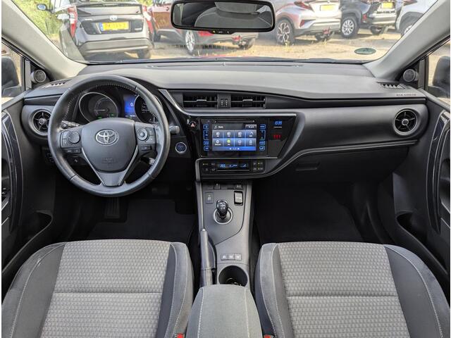 Toyota AURIS 1.8 Hybrid Dynamic Go | Afn. trekhaak | Cruise Control | Keyless | Climate Control | Camera | Navi | DAB