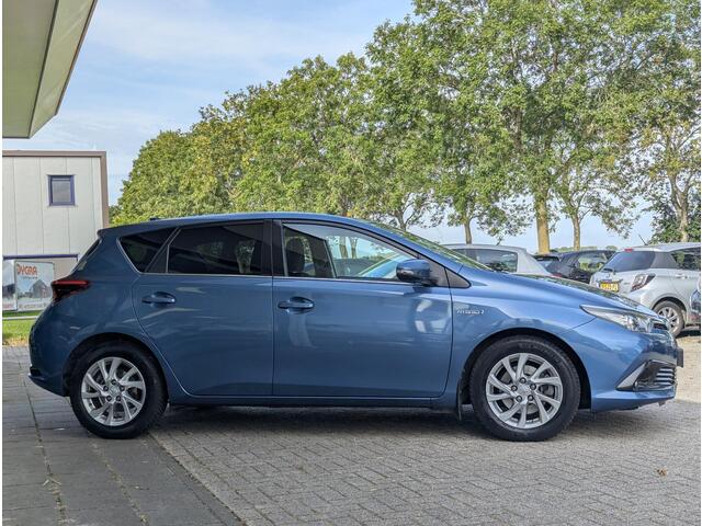 Toyota AURIS 1.8 Hybrid Dynamic Go | Afn. trekhaak | Cruise Control | Keyless | Climate Control | Camera | Navi | DAB