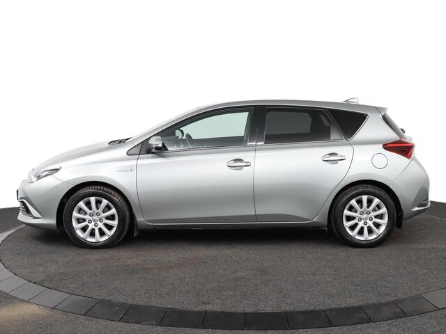Toyota AURIS 1.8 Hybrid Executive | Navigatie | Trekhaak | Stoelverwarming |