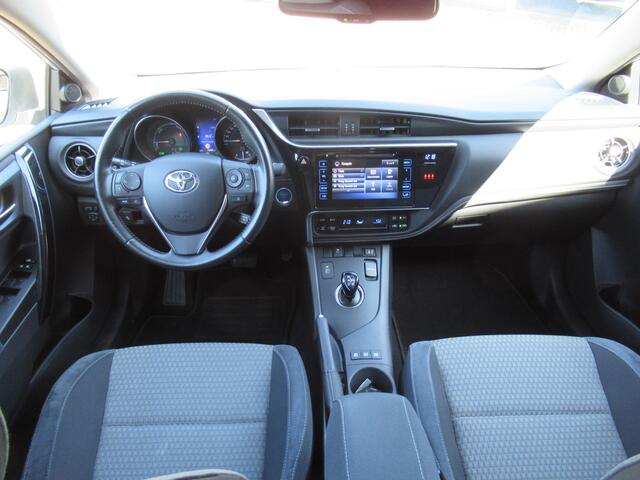 Toyota AURIS 1.8 Hybrid Dynamic Go PARELMOER LAK