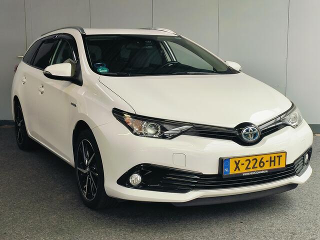 Toyota AURIS Touring Sports 1.8 Hybrid Dynamic Ultimate Rijklaar + 12 maanden Bovag-garantie Henk Jongen Auto's in Helmond, al 50 jaar service zoals 't hoort!
