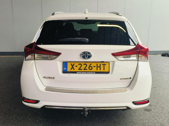 Toyota AURIS Touring Sports 1.8 Hybrid Dynamic Ultimate Rijklaar + 12 maanden Bovag-garantie Henk Jongen Auto's in Helmond, al 50 jaar service zoals 't hoort!