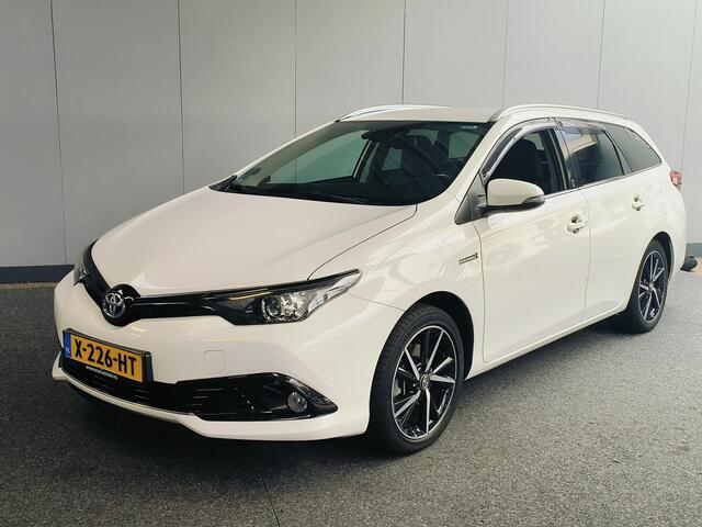 Toyota AURIS Touring Sports 1.8 Hybrid Dynamic Ultimate Rijklaar + 12 maanden Bovag-garantie Henk Jongen Auto's in Helmond, al 50 jaar service zoals 't hoort!