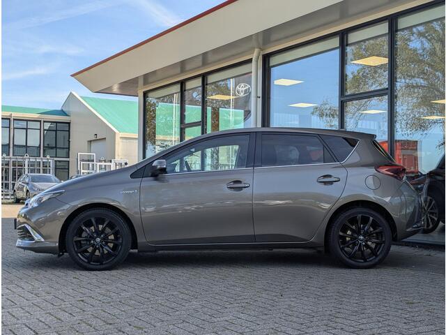 Toyota AURIS 1.8 Hybrid Executive | Half-leer | Afn. trekhaak | Stoelverw. | PDC V+A | Camera | Cruise | Climate control