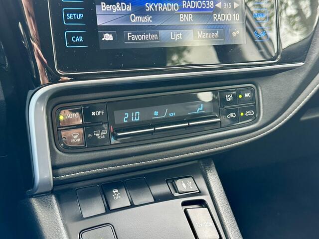 Toyota AURIS Touring Sports 1.8 Hybrid Executive | Rijklaar | Trekhaak | Automaat | Climate control | LED