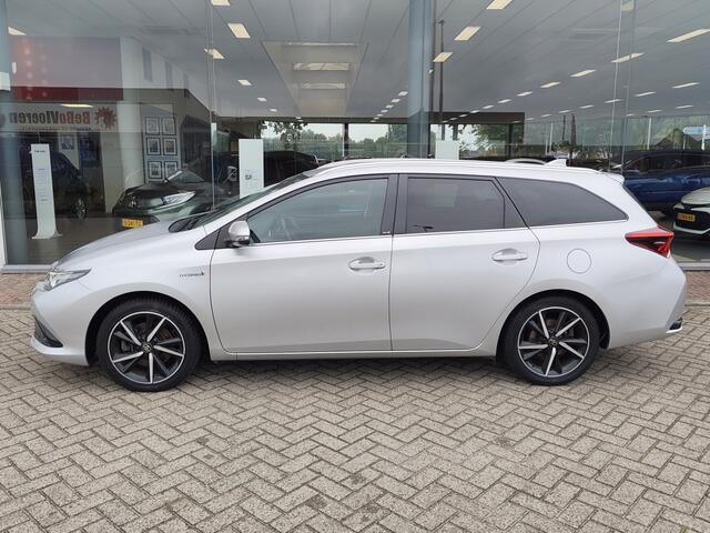 Toyota AURIS 1.8 Hybrid Dynamic | Trekhaak | Cruise Control | Stoelverwarming