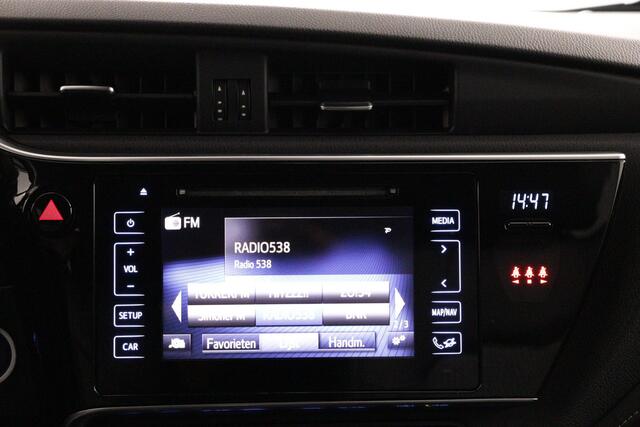 Toyota AURIS 1.8 Hybrid Executive | Trekhaak | Navigatie |