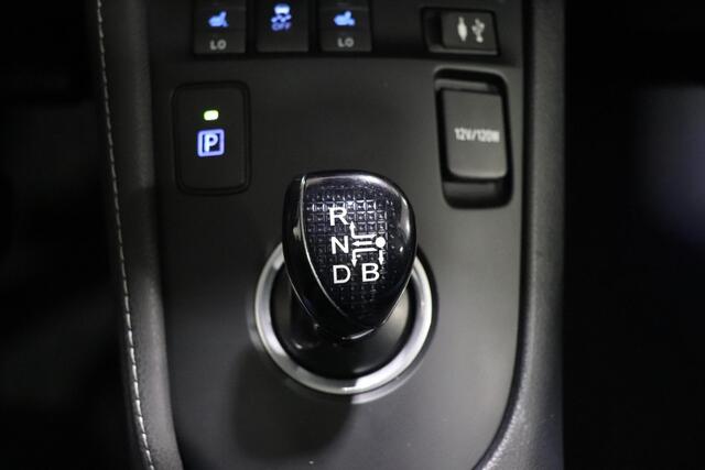 Toyota AURIS Touring Sports 1.8 Hybrid Lease pro, 1e eigenaar, Uniek interieur, Pano, Stoelverwarming, Navi, Keyless, Camera!