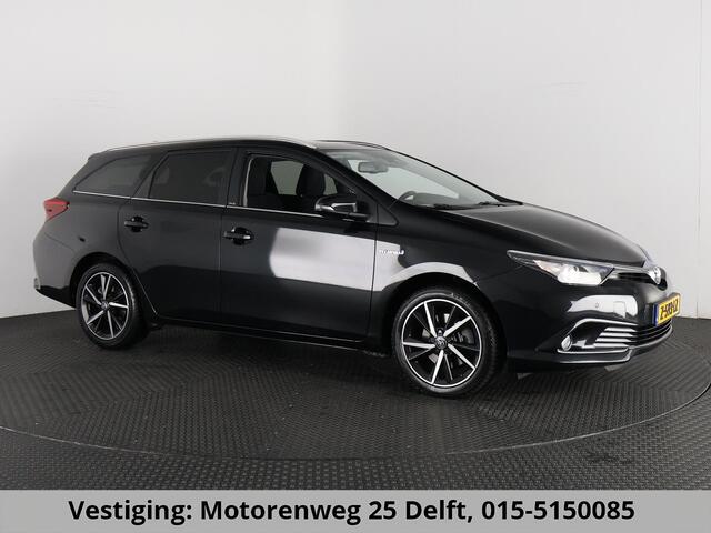 Toyota AURIS Touring Sports 1.8 HYBRID DYNAMIC ULTIMATE NAVI GARANTIE 7-2027 STOELVERWARMING . PARKEERSENSOREN .CAMERA .
