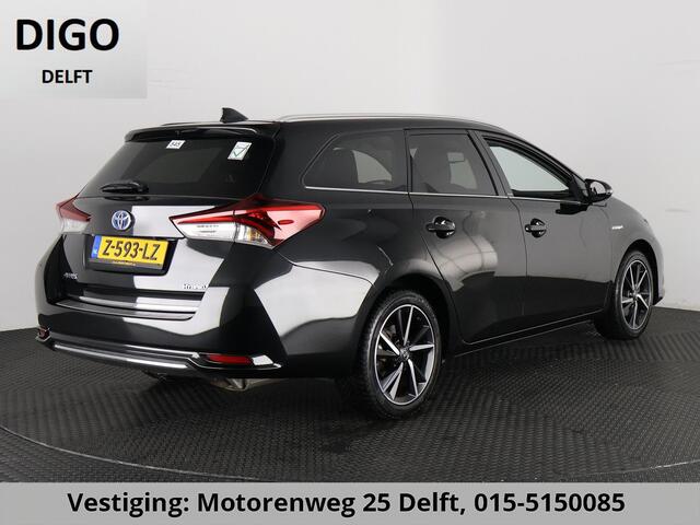 Toyota AURIS Touring Sports 1.8 HYBRID DYNAMIC ULTIMATE NAVI GARANTIE 7-2027 STOELVERWARMING . PARKEERSENSOREN .CAMERA .